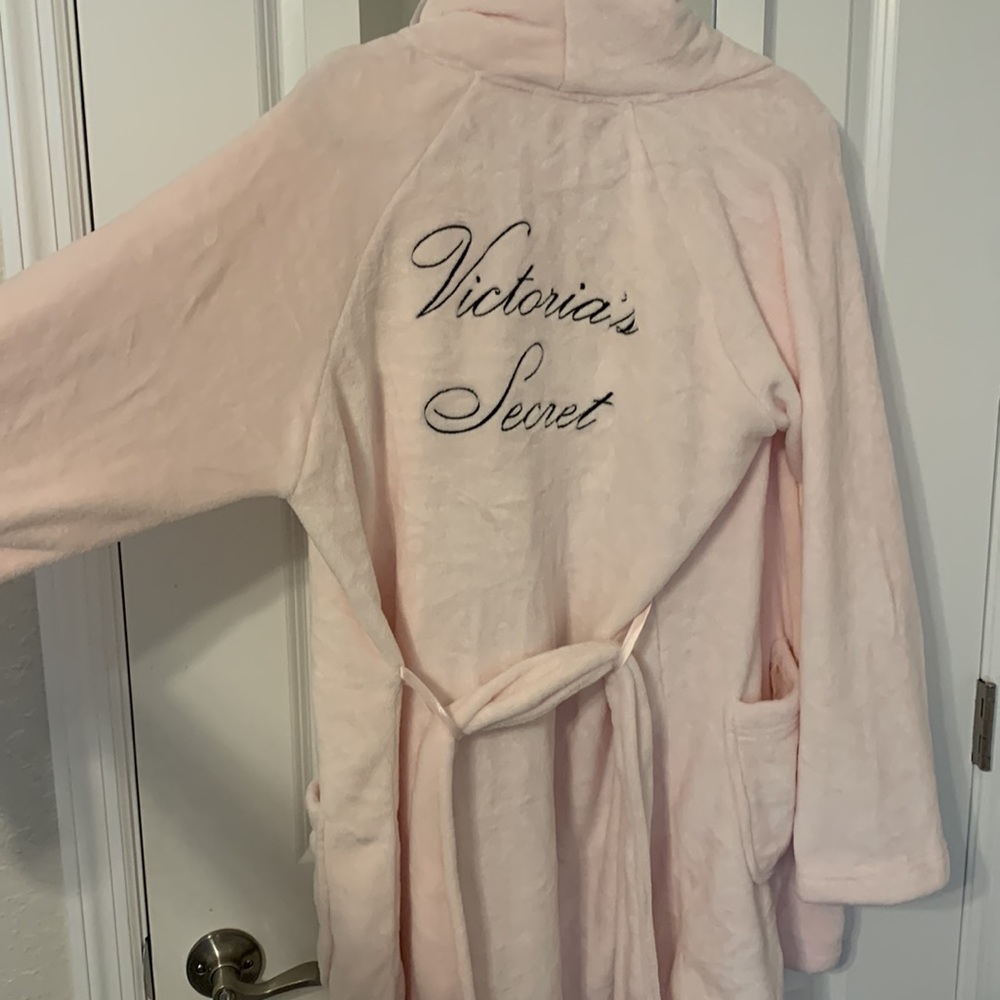 Victoria’s Secret Robe - Picture 2 of 5